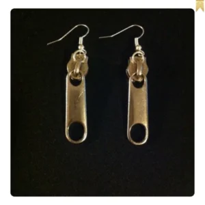 Womens-earrings-with-zipper-design-solid-color-steel-500x500